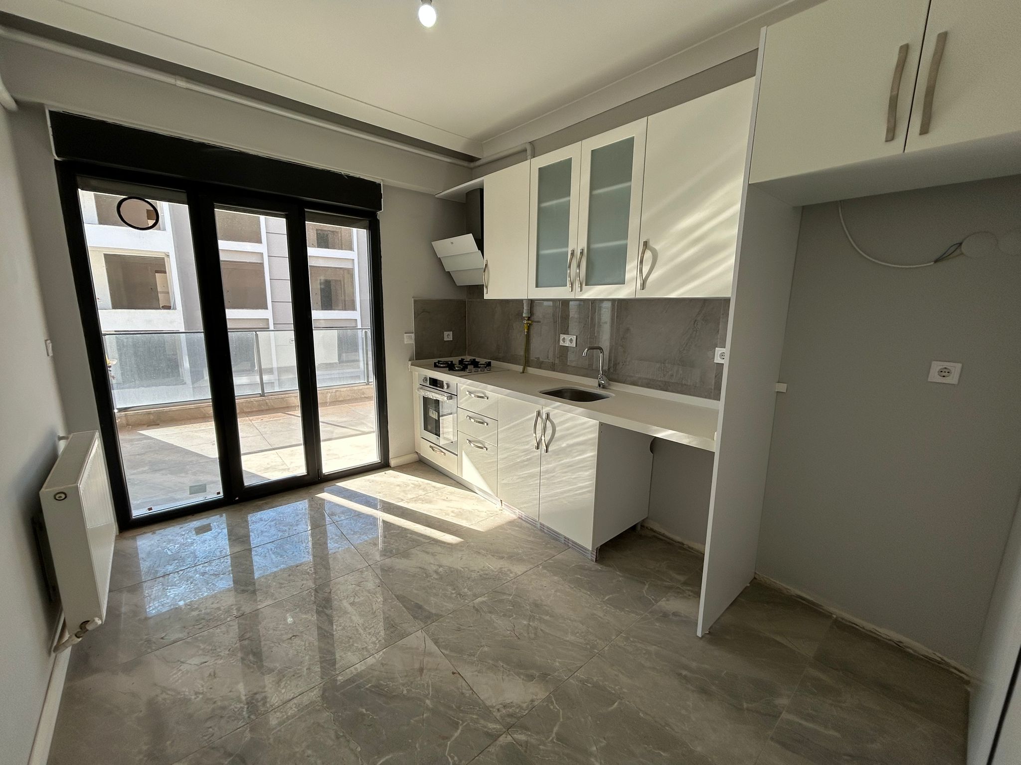 ATATÜRK MAHALLESİ’NİN EN GÜZEL NOKTASINDA! SATILIK 2+1 DAİRE (9numara)