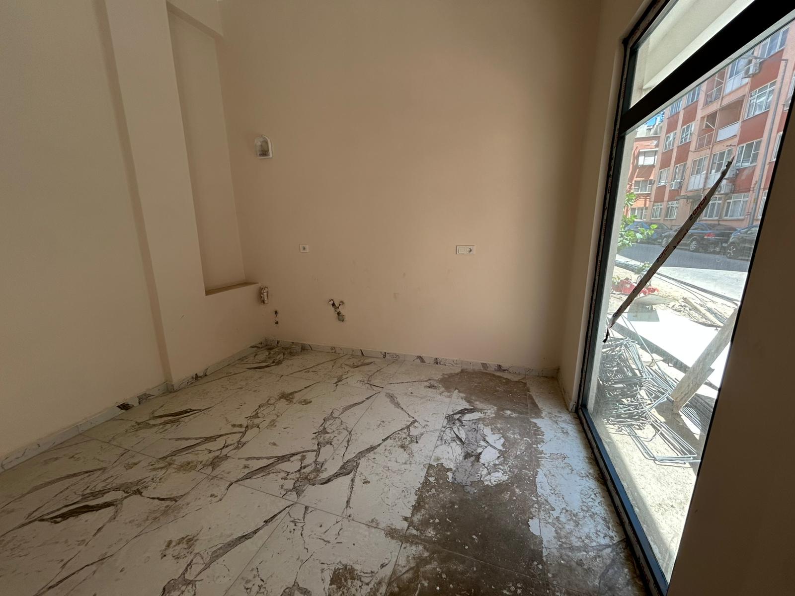 İnönü Caddesinde Kiralık 25 M2 Dükkan