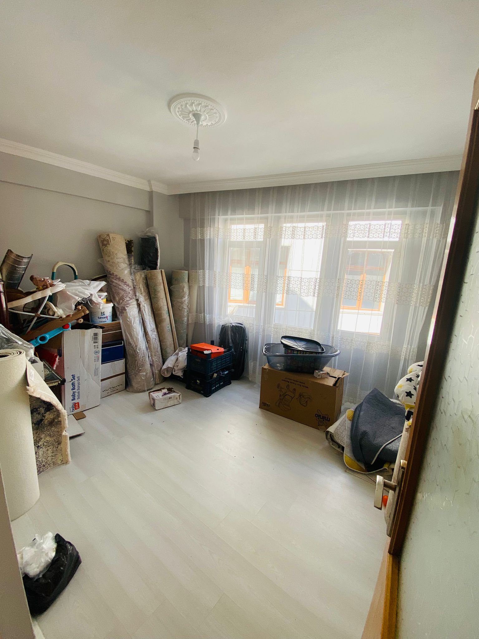 Edremit Cumhuriyet Meydanına 100 m 3+1 satılık daire