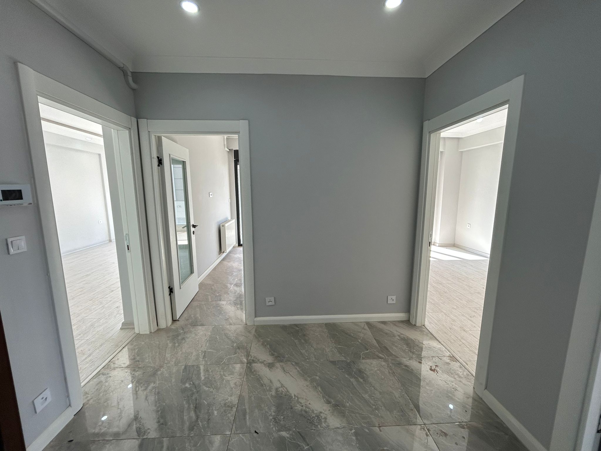 ATATÜRK MAHALLESİ’NİN EN GÜZEL NOKTASINDA! SATILIK 2+1 DAİRE (9numara)