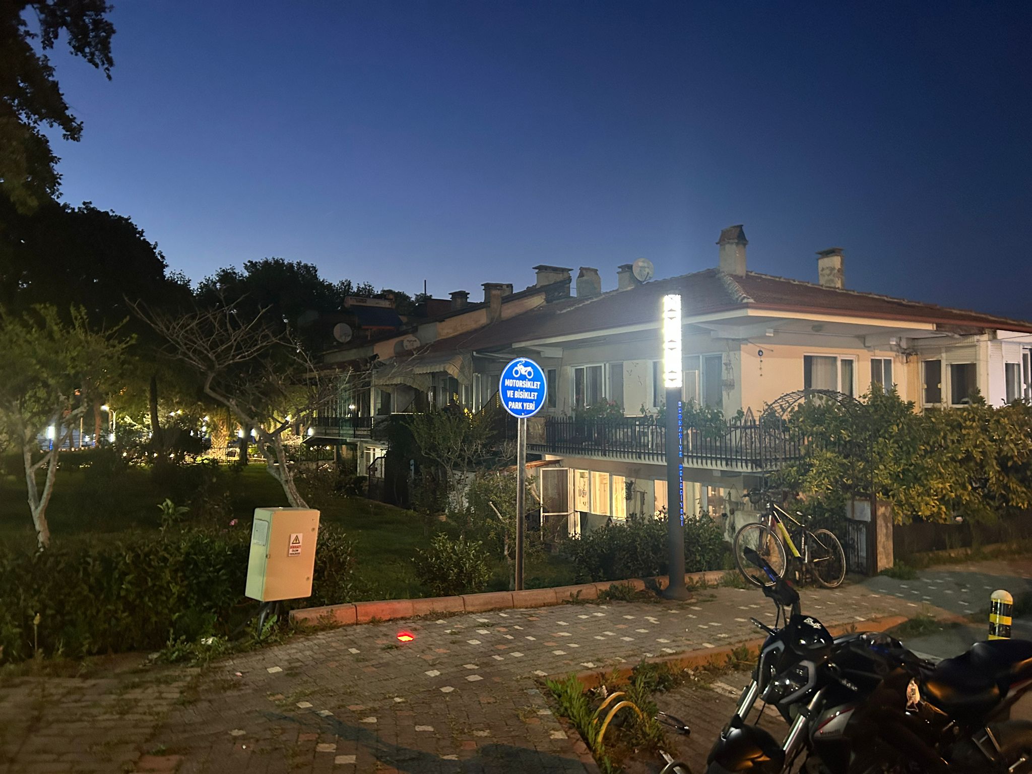 Burhaniye Ören Mahallesi’nde Doğa ve Deniz Manzaralı Satılık Villa Tipi Daire