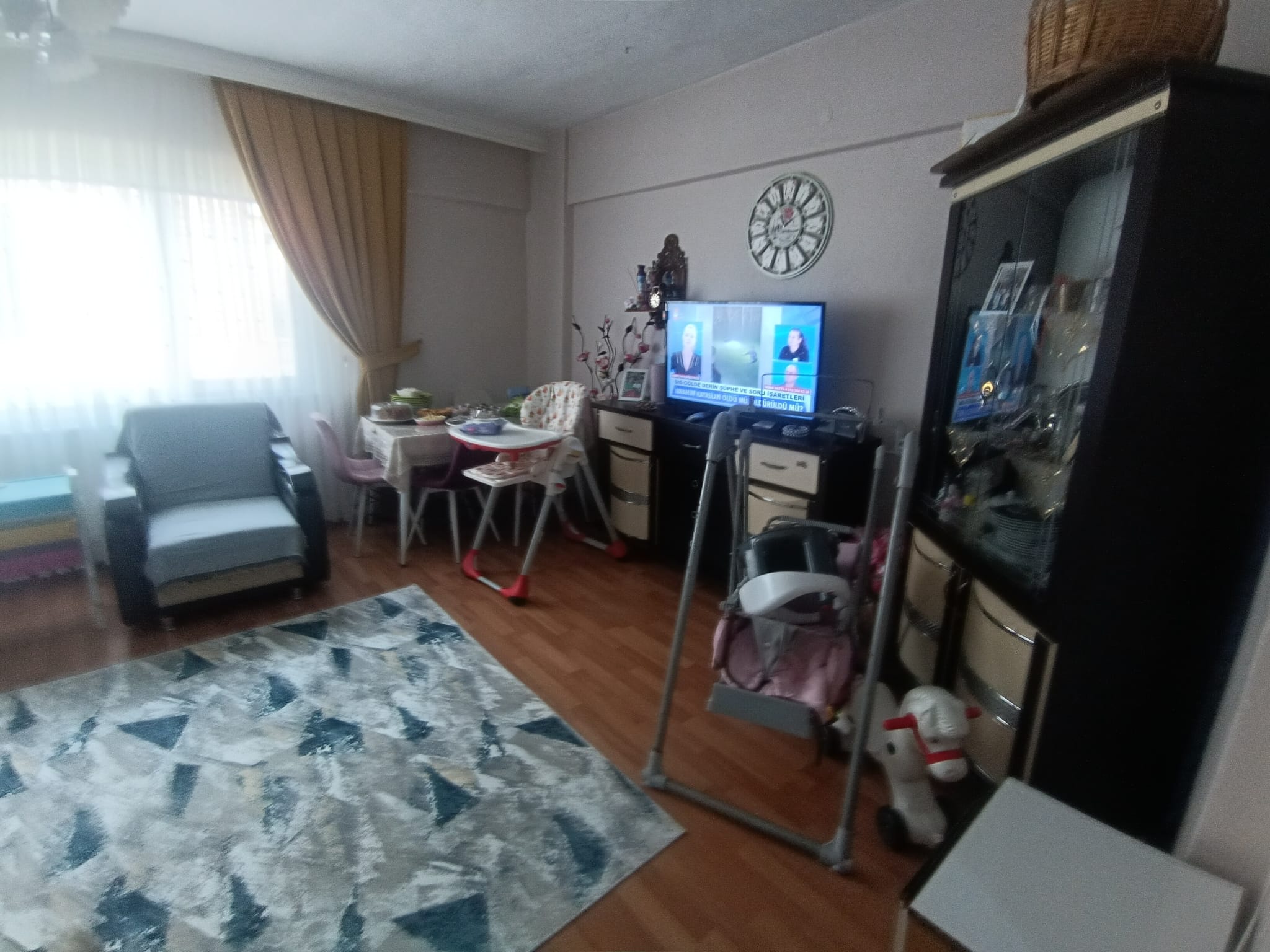 Cumhuriyet Mahallesinde Satılık 2+1 Daire