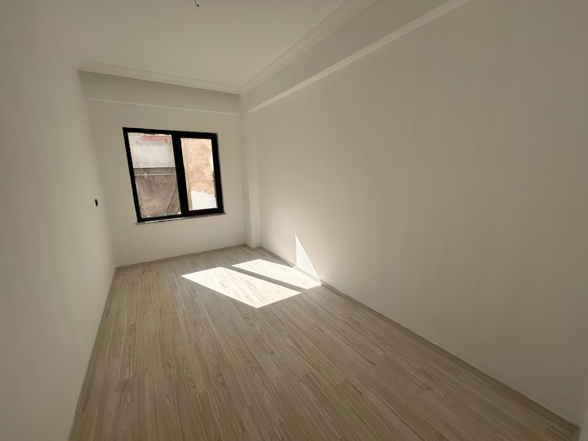 CUMHURİYET MAHALLESİNDE SATILIK 1+1 DAİRE