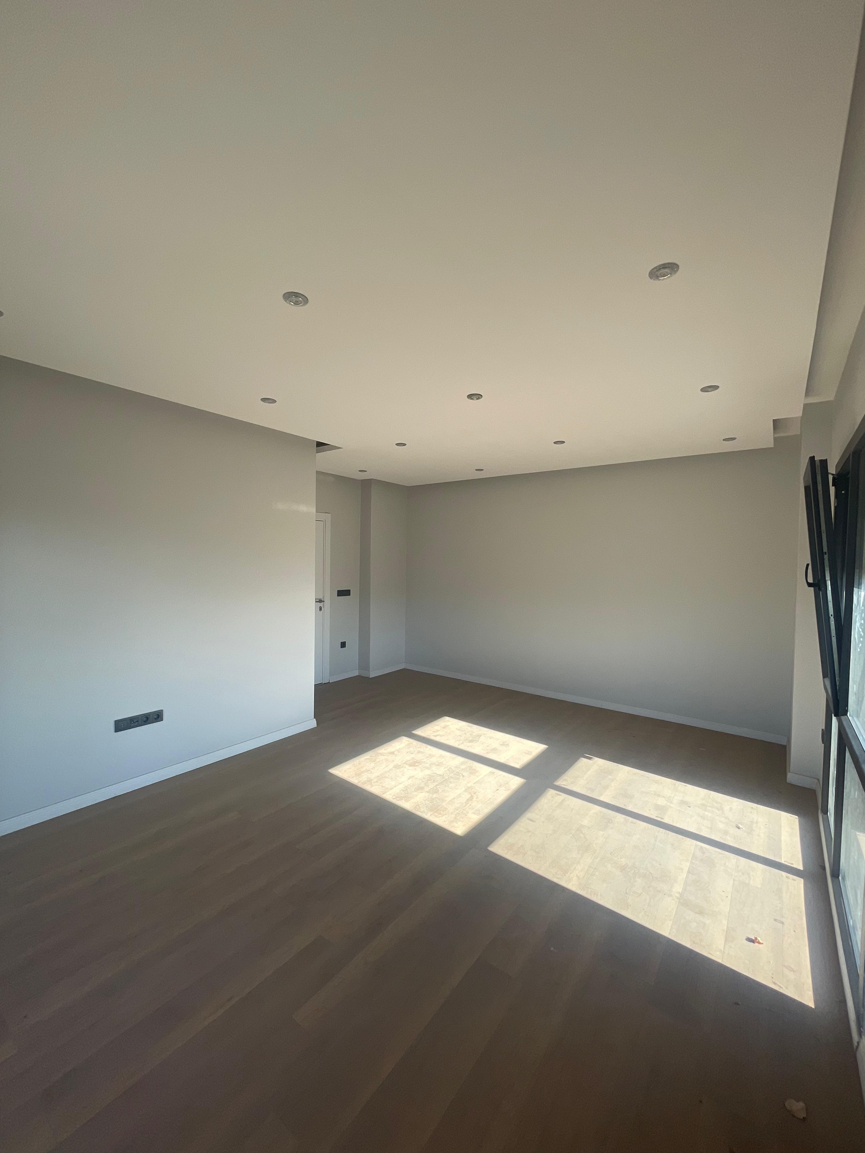 EDREMİT KADIKÖY'DE SATILIK 3+1 ARA KAT YERDEN ISITMALI  ASANSÖRLÜ DAİRE