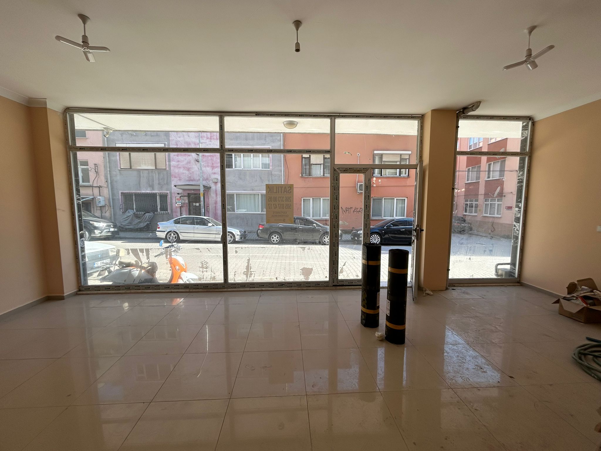İnönü Caddesi’nde 120 m² Sıfır Depolu Satılık Dükkân