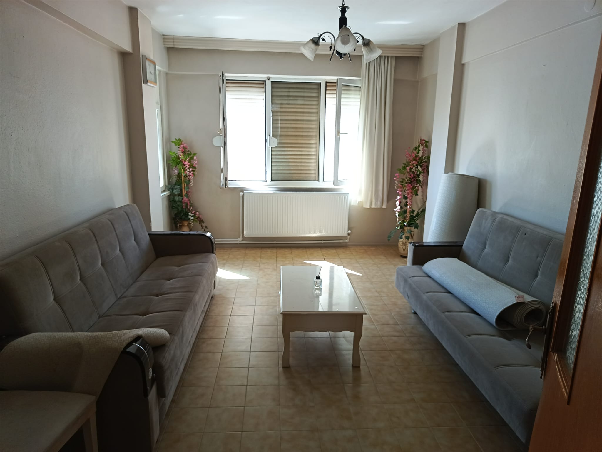 CUMHURİYET MAHALLESİ ÜÇGEN PARKTA EŞYALI 2+1 KİRALIK DAİRE