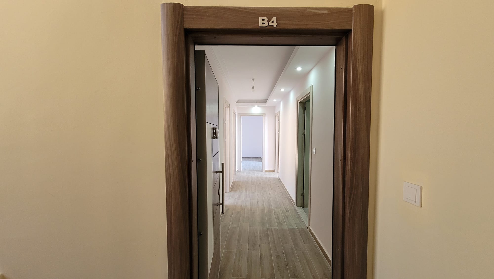 BALIKESİR EDREMİT GÜRE’DE KOMPLE SATILIK SIFIR APARTMAN – DENİZE 250M, EŞSİZ MANZARA!