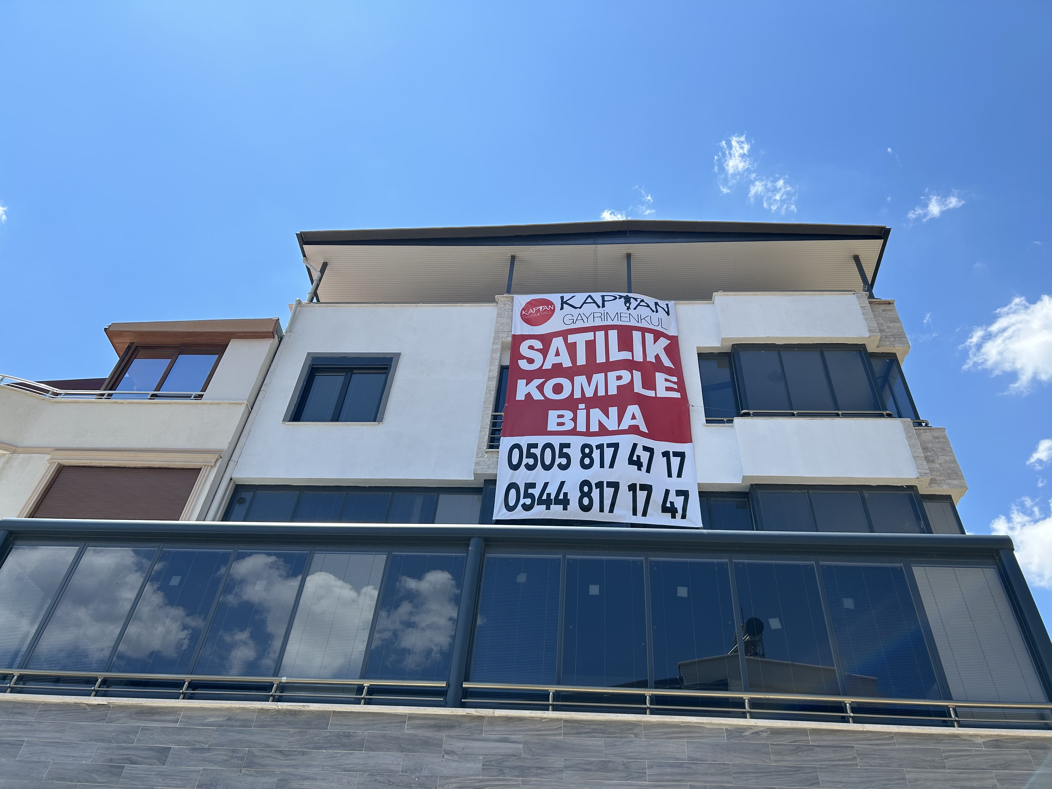 BALIKESİR EDREMİT GÜRE’DE KOMPLE SATILIK SIFIR APARTMAN – DENİZE 250M, EŞSİZ MANZARA!