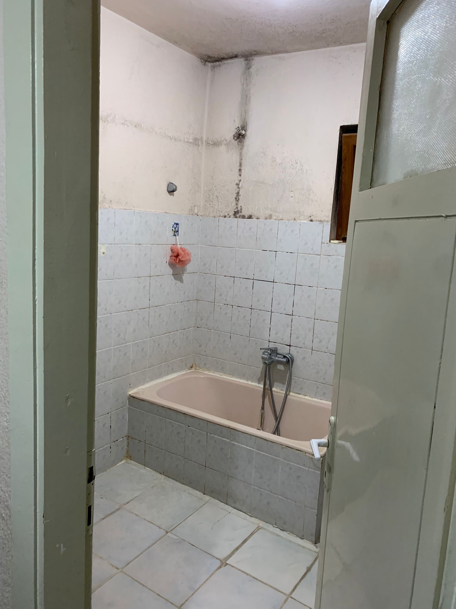 BALIKESİR EDREMİT GAZİİLYAS MAHALLESİNDE KİRALIK 2+1 EŞYALI BAHÇELİ DAİRE