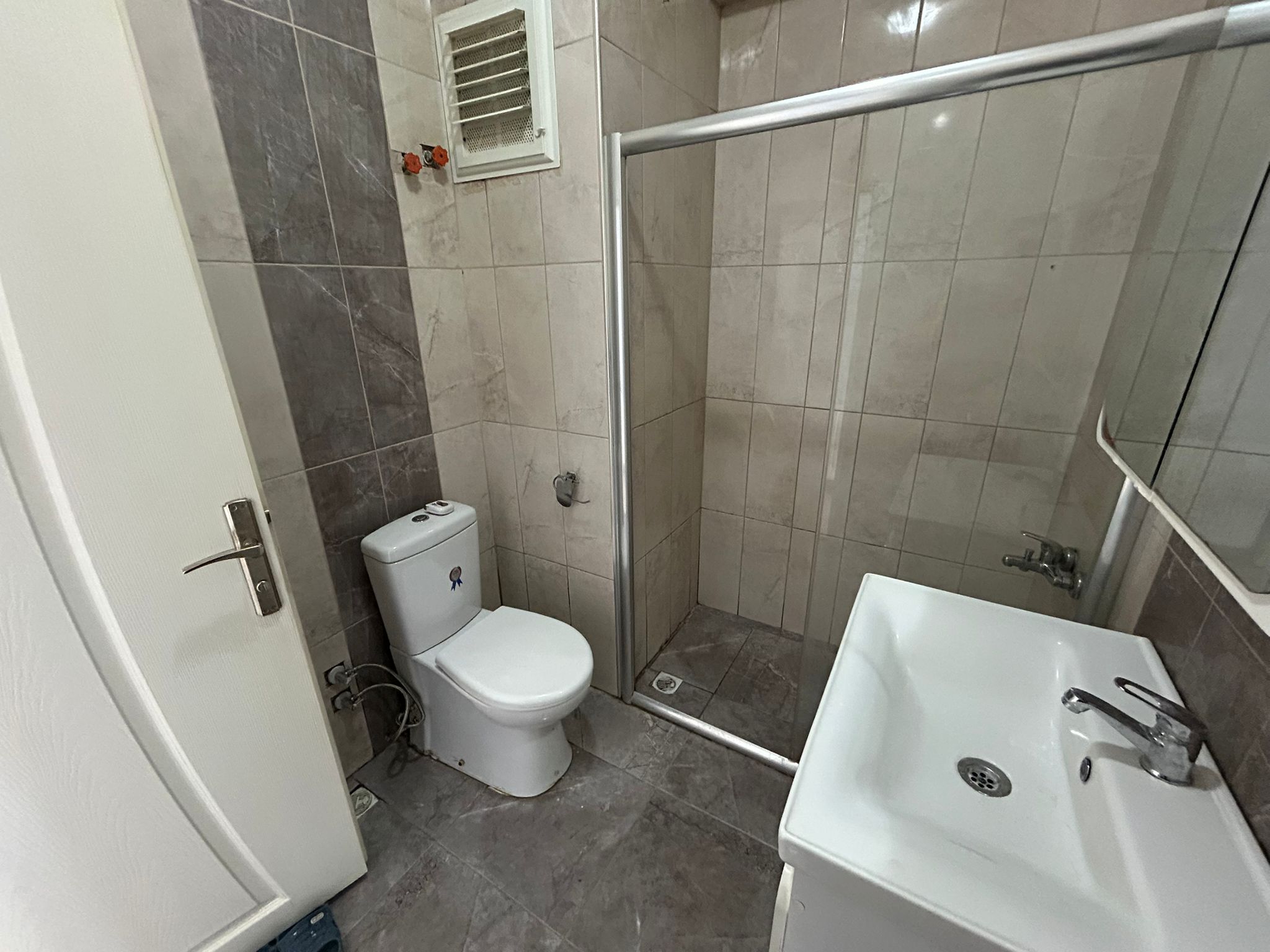 FERAH, MUTLU, HUZURLU KİRALIK 2+1 DAİRE