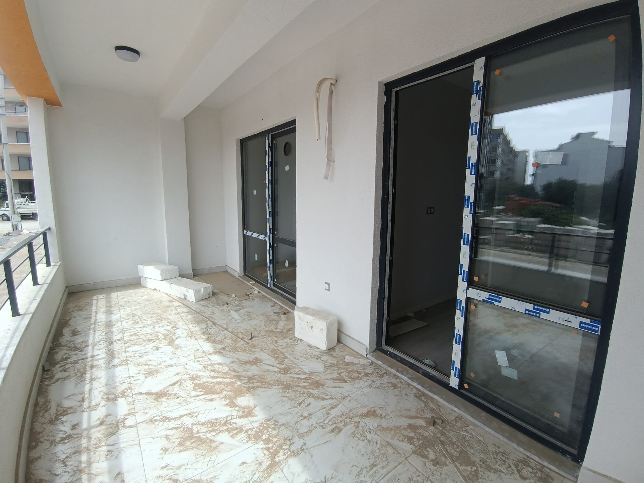 EDREMİT KADIKÖY MAHALLESİNDE SATILIK SIFIR 1+1 DAİRE – GENİŞ BALKONLU, ASANSÖRLÜ, OTOPARKLI