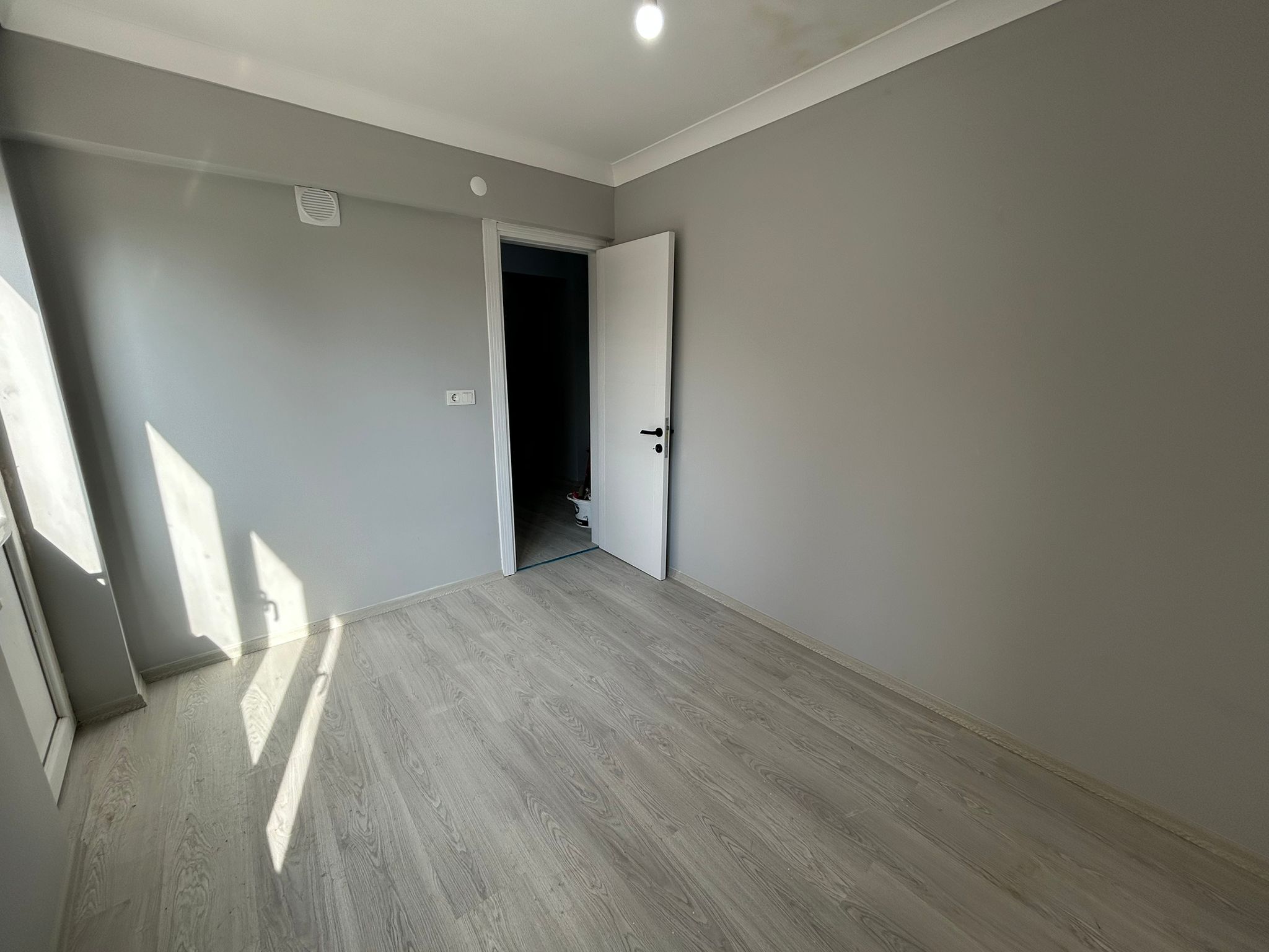 Sıfırdan Yenilenmiş Satılık 1+1 Daire