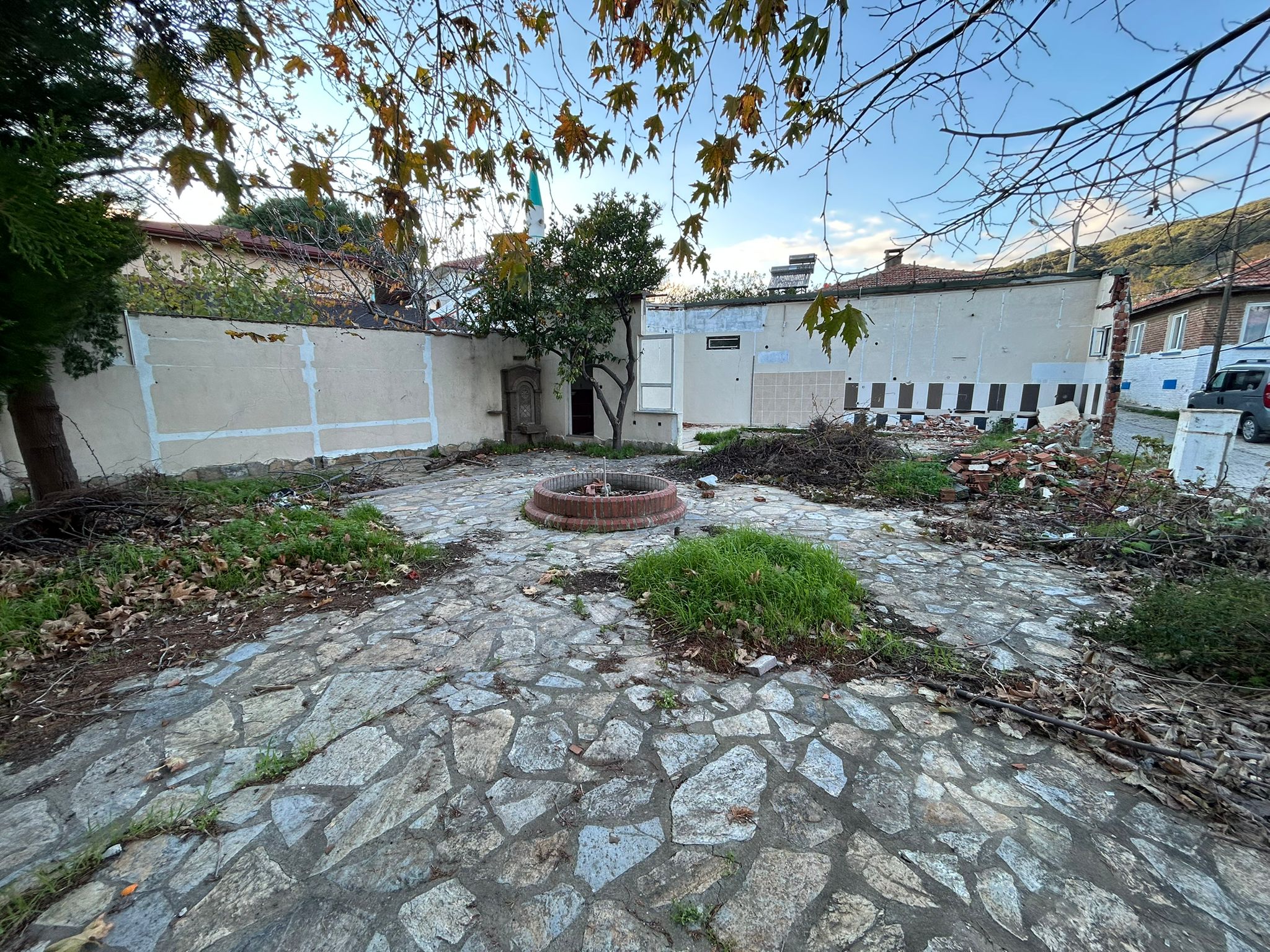 Çamlıbel’in kalbinde, Köy meydanında kiralık 157 m² bahçe