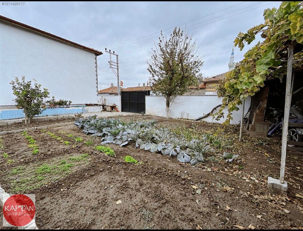 ÇORUK 'DA SATILIK BAHÇELİ KÖYEVİ VE KOMPLE BİNA