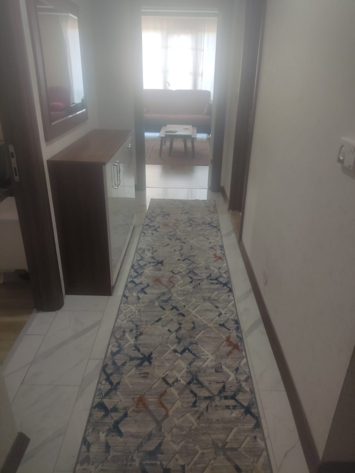 AKÇAY ALTINKUM'DA DENİZE 300 METRE EŞYALI 2+1 KİRALIK DAİRE (GÜNLÜK KİRALIK )