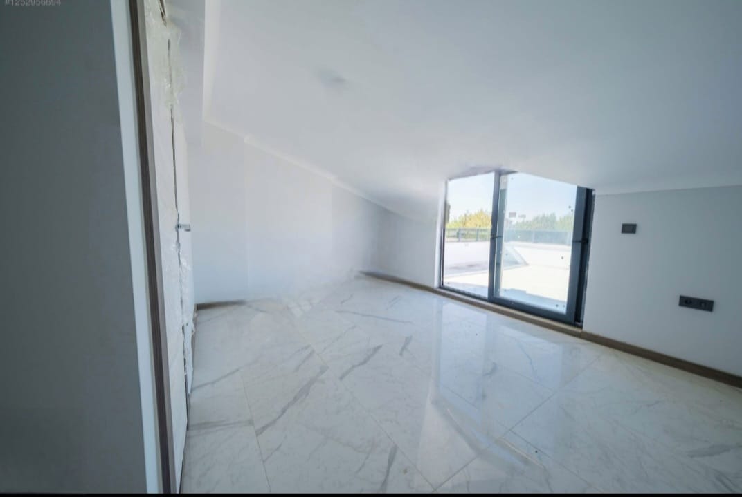 🏡 Hamidiye’de Havuzlu Site İçinde 3+1 Triplex Villa