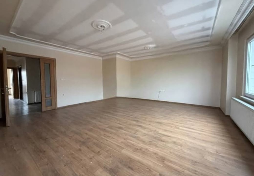 Balıkesir Edremit Camivasat Mahallesi’nde Satılık Geniş ve Kullanışlı 2+1 Daire