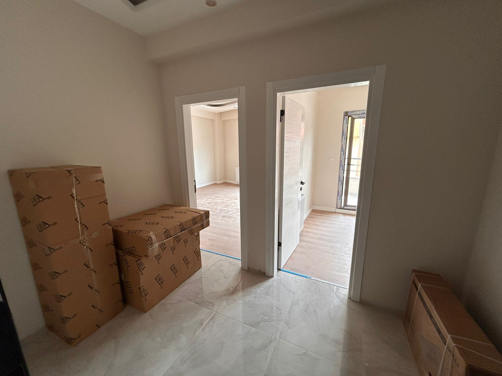 BALIKESİR EDREMİT CUMHURİYET MAHALLESİ'NDE SATILIK SIFIR 1+1 DAİRE