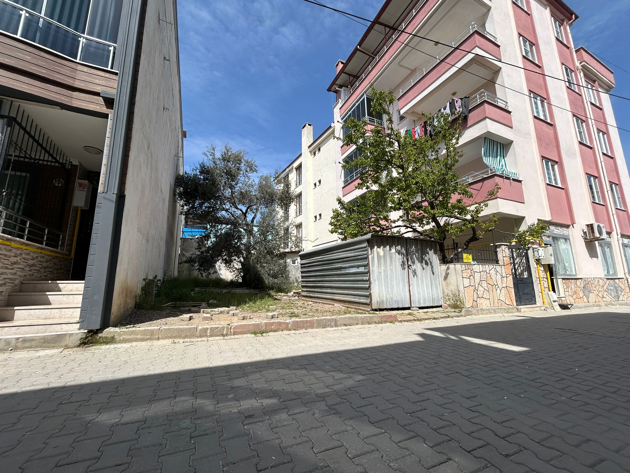 ÖZEL KÖRFEZ HASTANESİNE 100 METRE MESAFEDE SATILIK 192 m² İMARLI ARSA