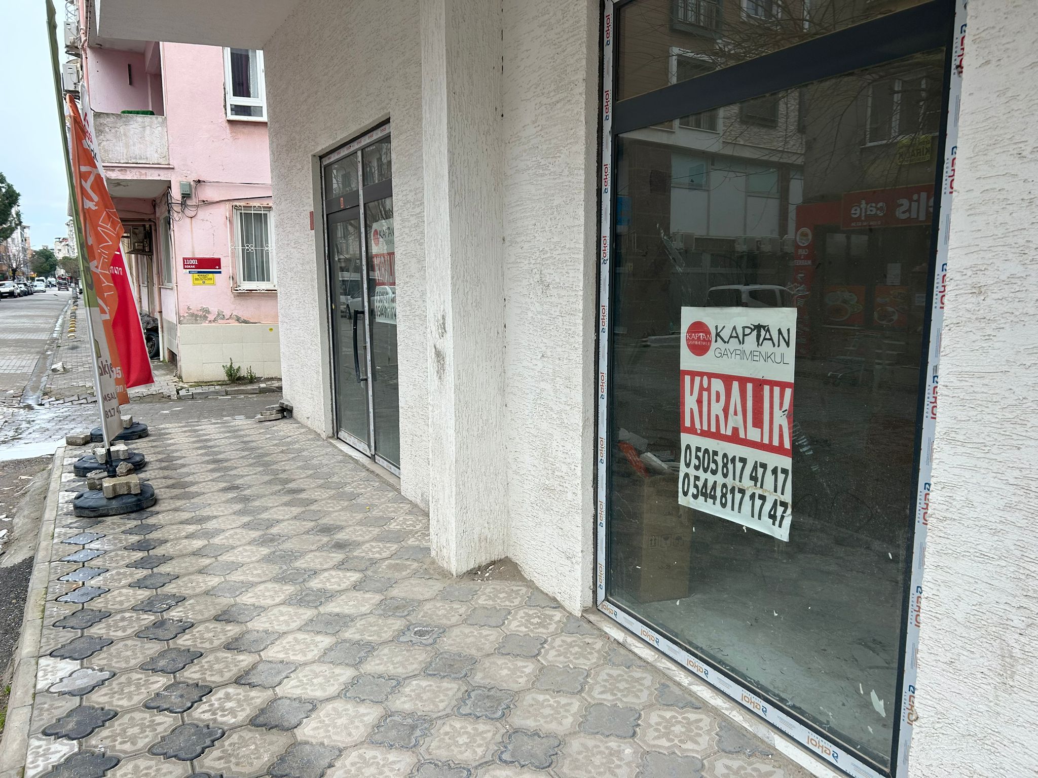 İnönü Caddesinde Kiralık 25 M2 Dükkan