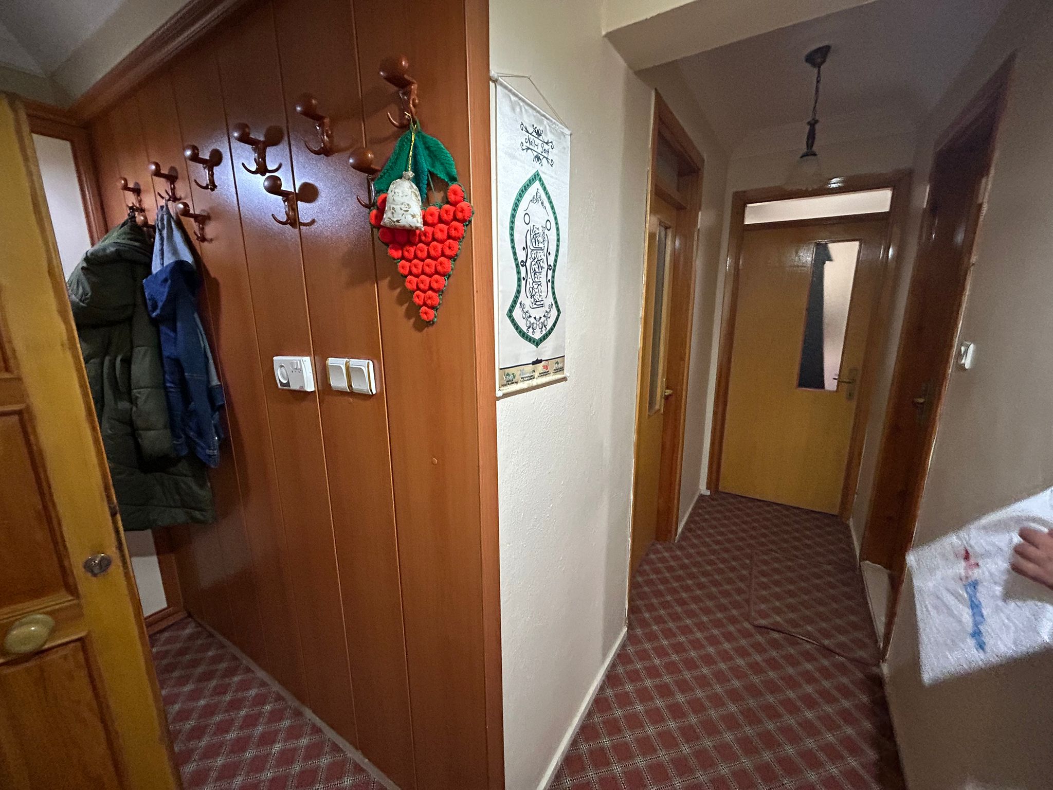 EDREMİT CUMHURİYET MAHALLESİ’NDE EŞYALI KİRALIK 3+1 DAİRE