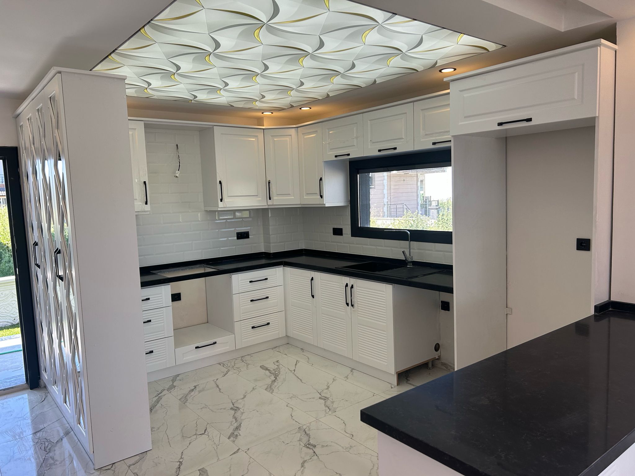 Ayvalık Altınova 'da Müstakil Satılık Villa