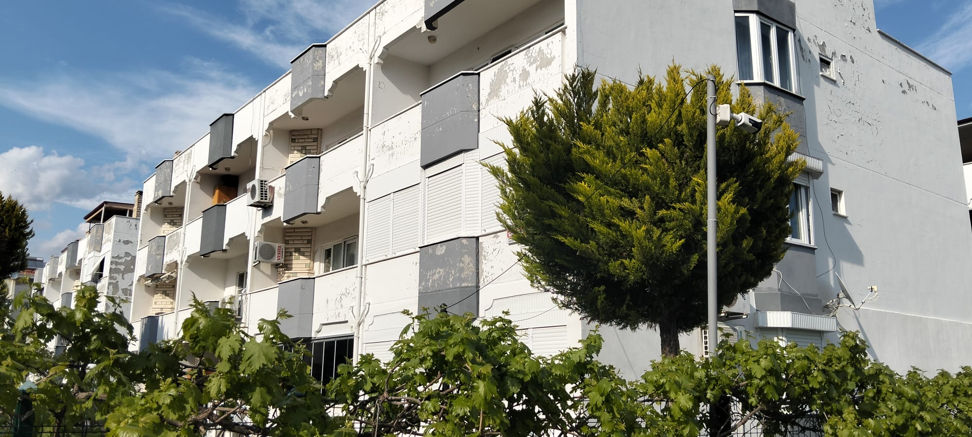 EDREMİT AVCILAR MAHALLESİNDE SATILIK 2+1 YAZLIK