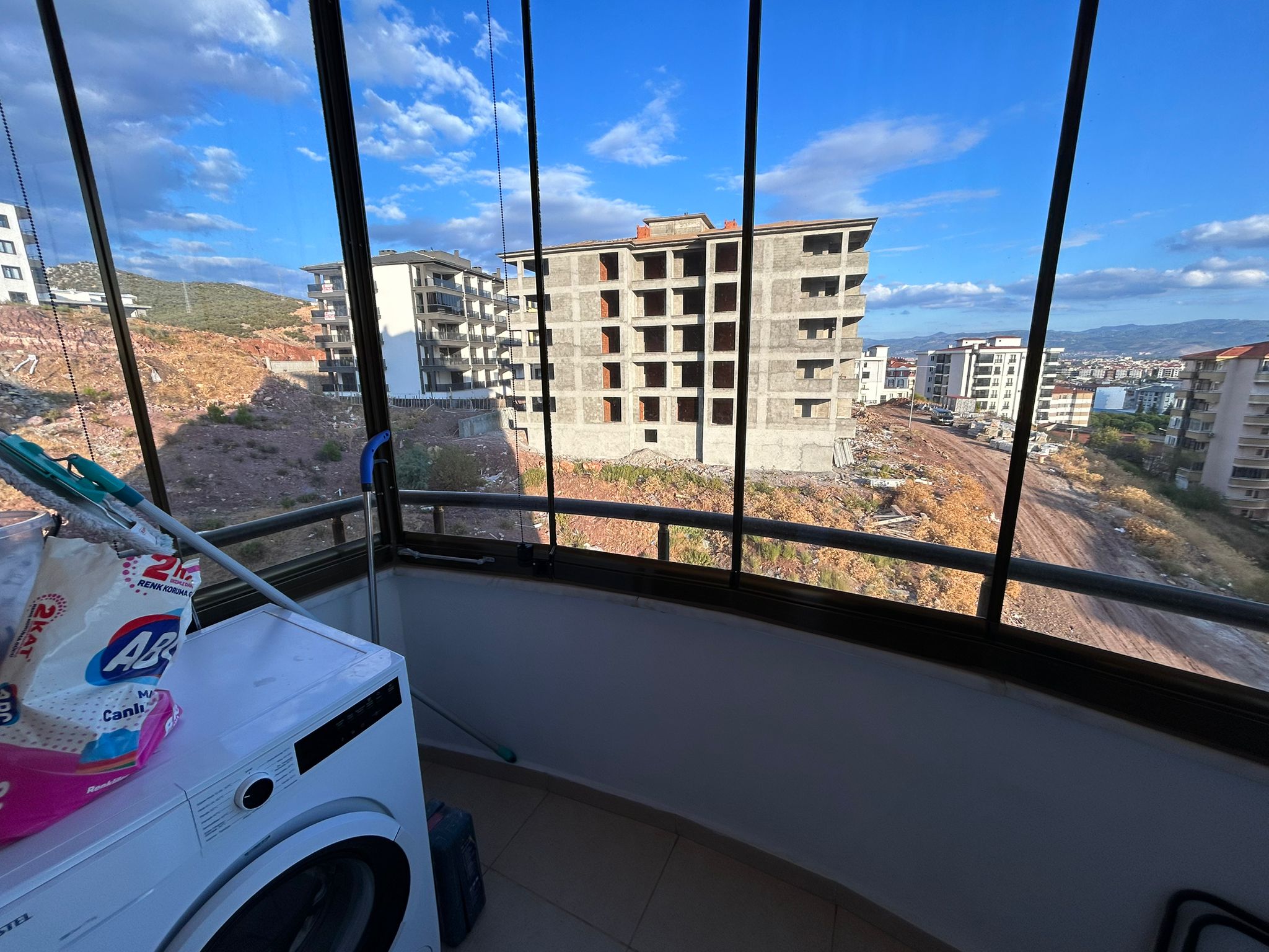 Atatürk Mahallesinde Manzaralı 3+1 Satılık Daire