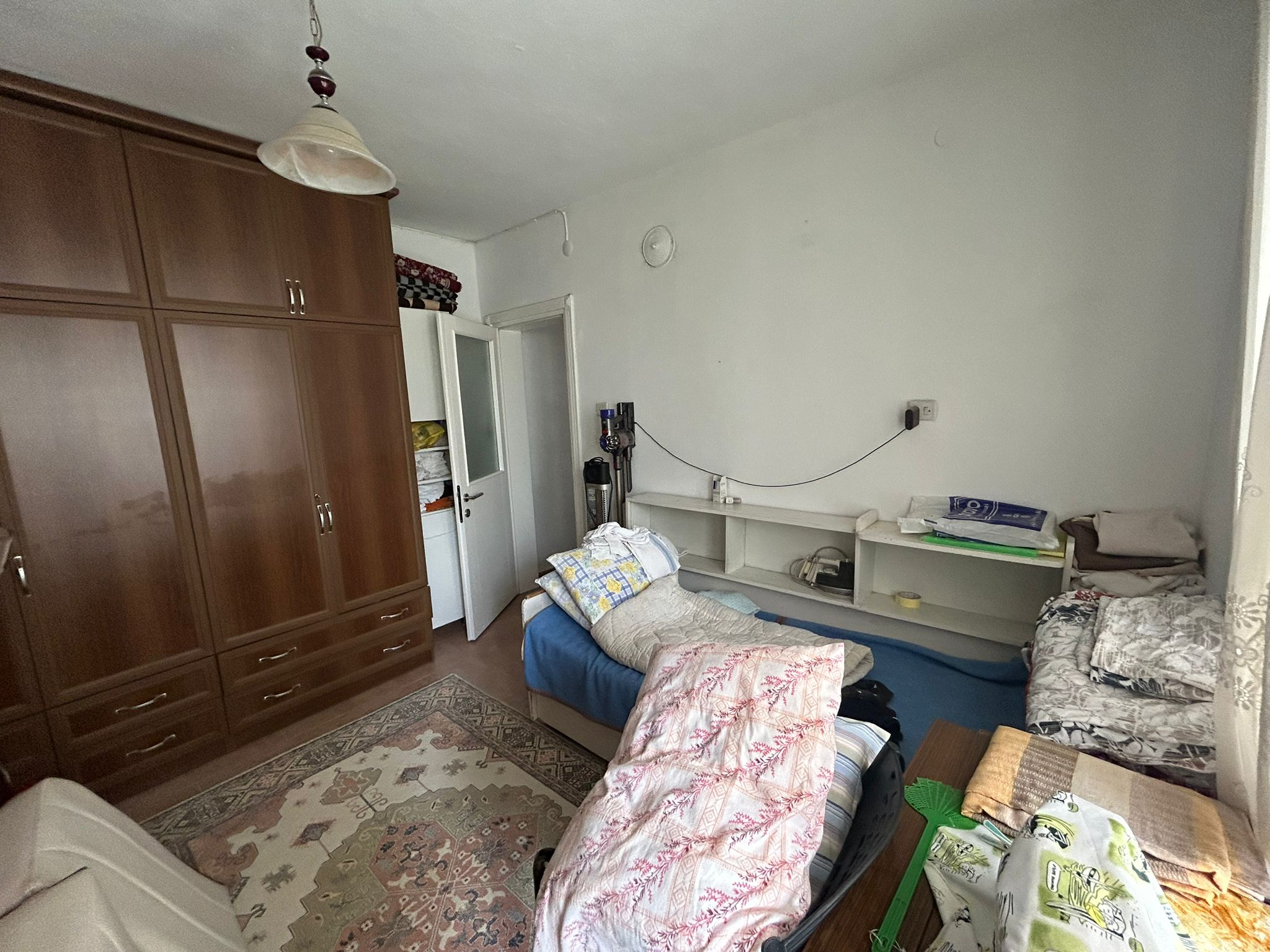 AKÇAY’IN KALBİNDE, DENİZE 100 METRE MESAFEDE 2+1 EŞYALI KİRALIK DAİRE!