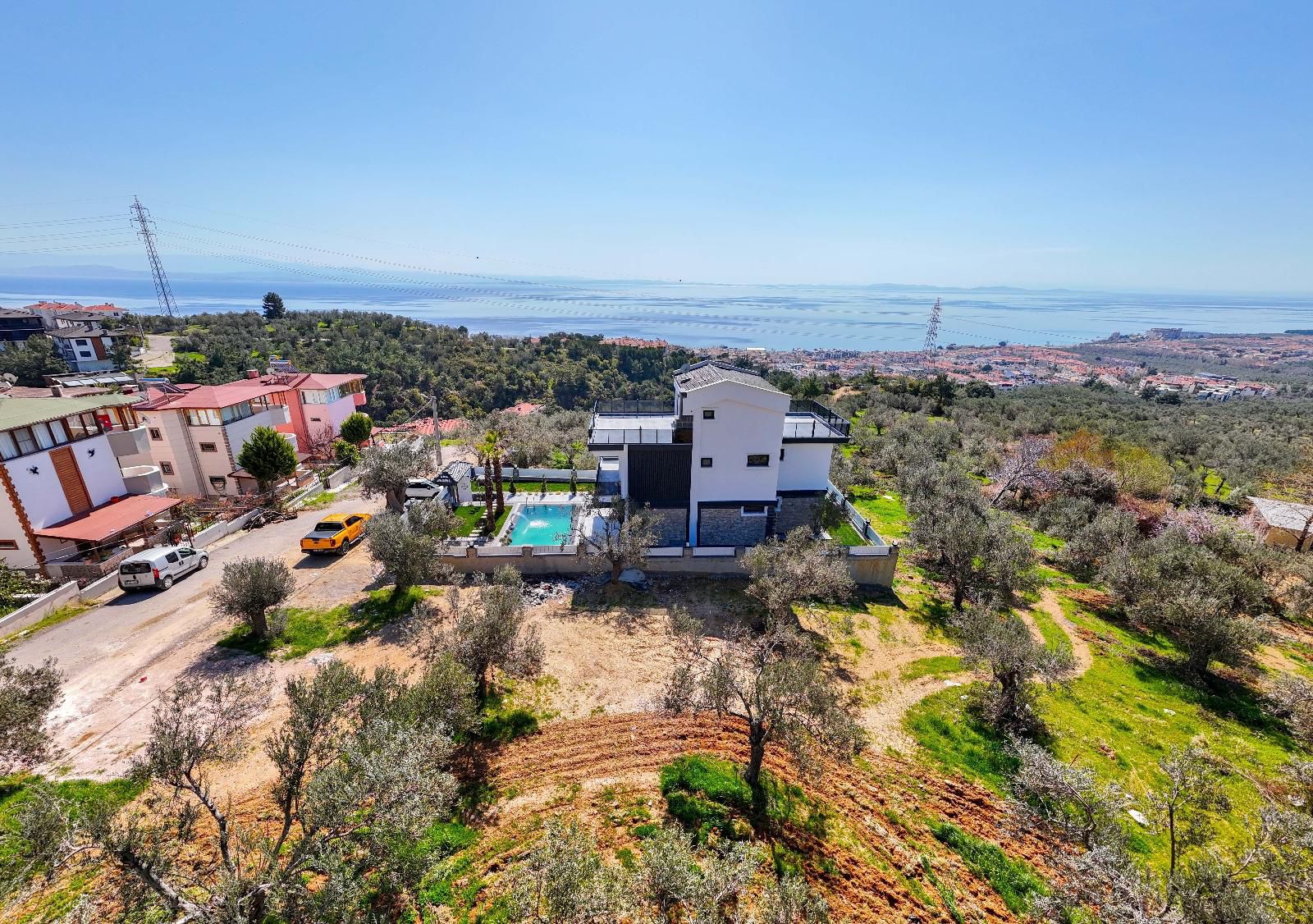 ALTINOLUK’TA 400 m² ARSA İÇERİSİNDE DENİZ VE DOĞA MANZARALI MÜSTAKİL LÜKS VİLLA