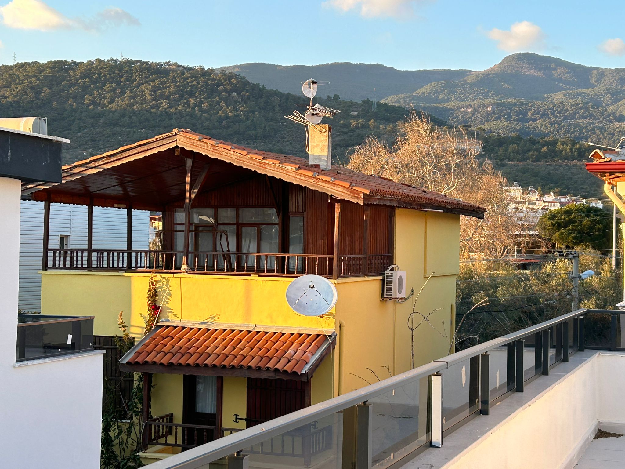 AVCILAR'DA DENİZE 150 M. SIFIR 4+1 VİLLA