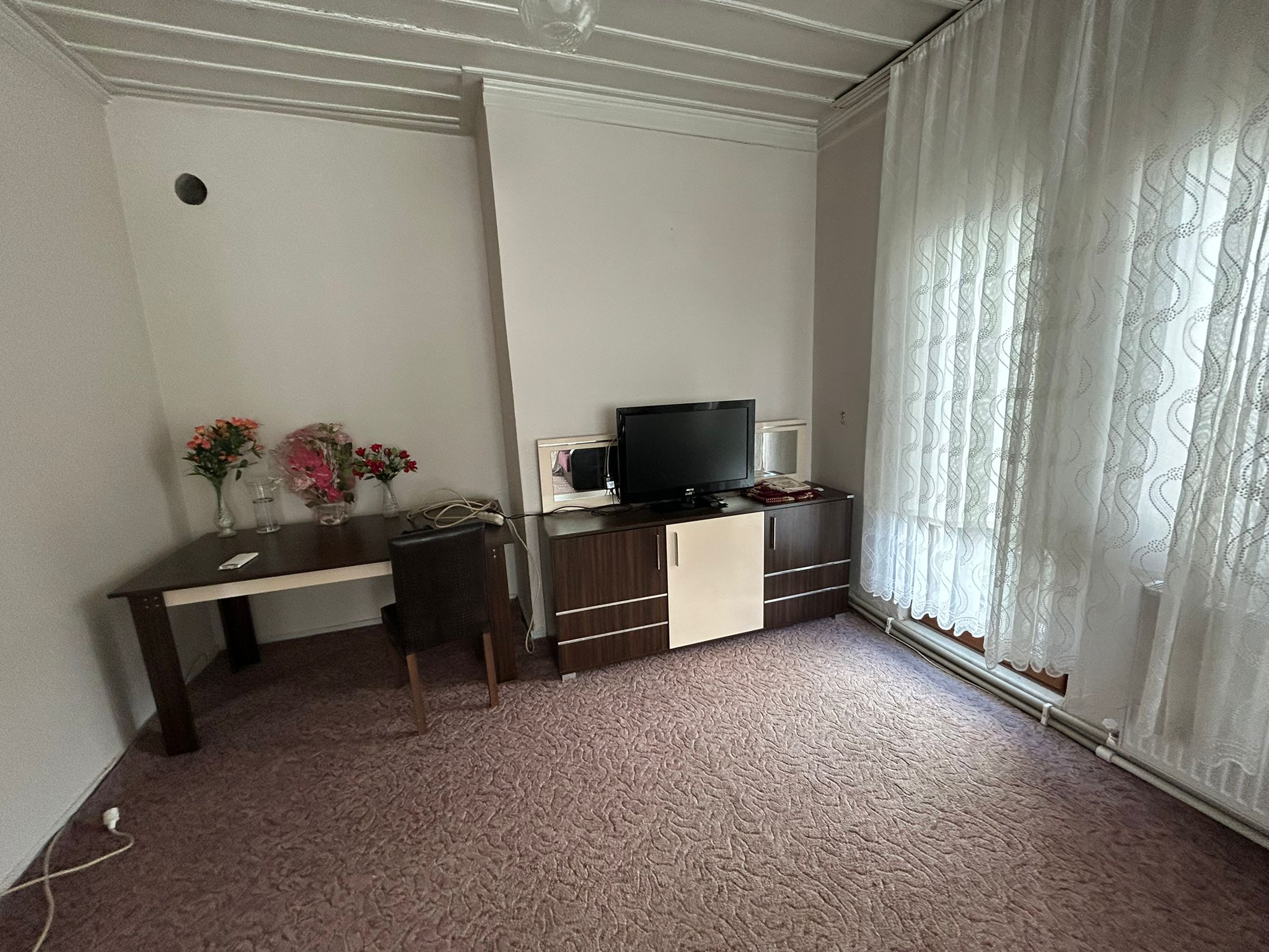 EDREMİT ESKİ BAYRAM YERİ YAKININDA MÜSTAKİL – EŞYALI – 3+1 – KİRALIK EV