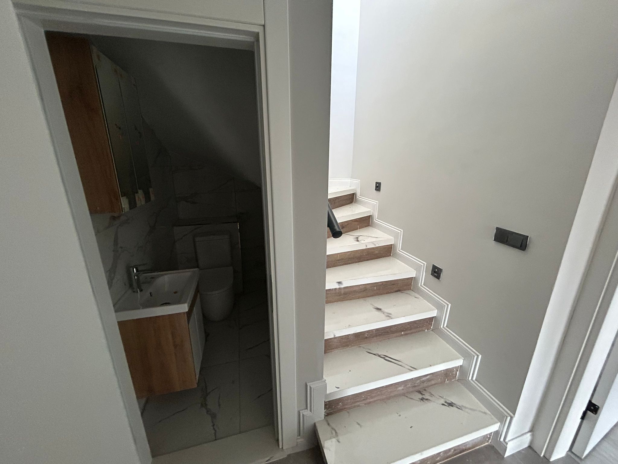 BALIKESİR EDREMİT KADIKÖY’DE SATILIK DUBLEKS DAİRE