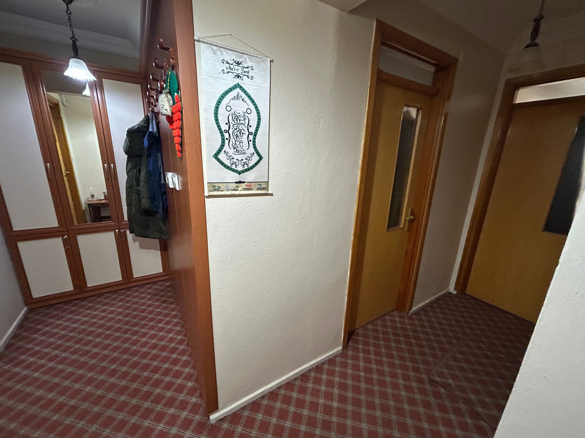 EDREMİT CUMHURİYET MAHALLESİ’NDE EŞYALI KİRALIK 3+1 DAİRE