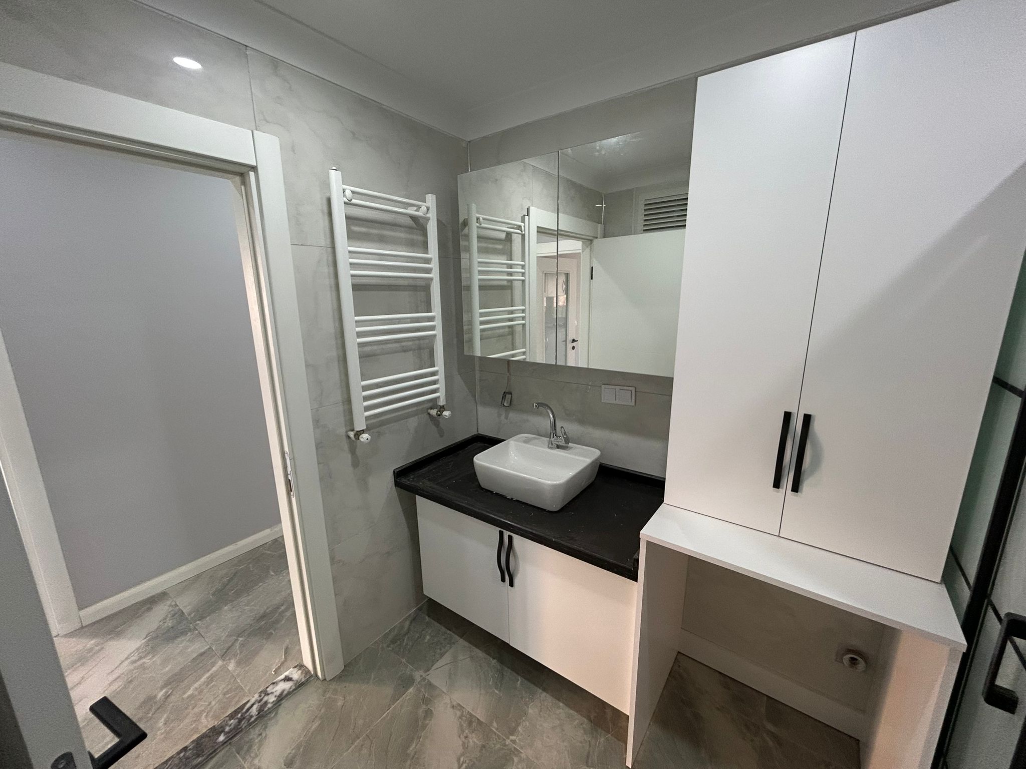 ATATÜRK MAHALLESİ’NİN EN GÜZEL NOKTASINDA! SATILIK 2+1 DAİRE (10numara)