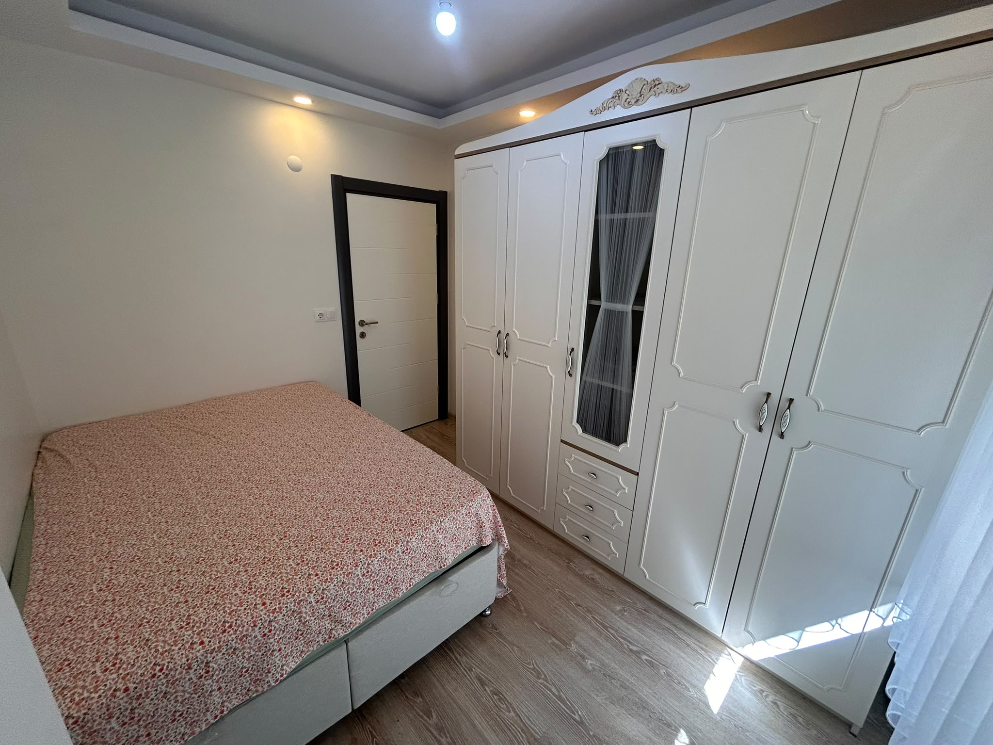 BALIKESİR EDREMİT GÜRE'DE SEZONLUK KİRALIK EŞYALI 3+1 DUBLEKS DAİRE