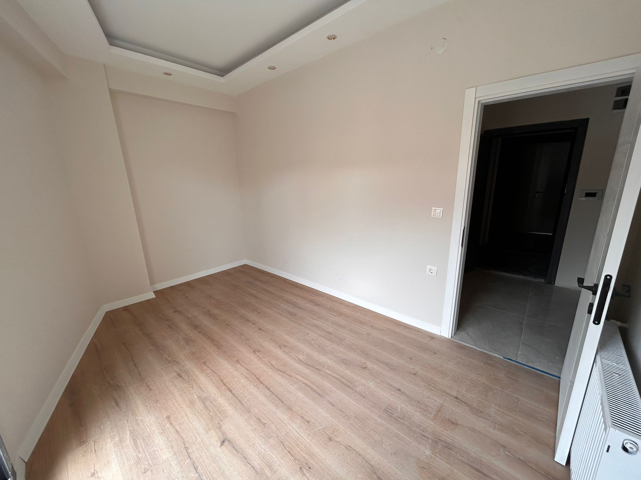 BALIKESİR EDREMİT CUMHURİYET MAHALLESİ'NDE SATILIK SIFIR 1+1 DAİRE