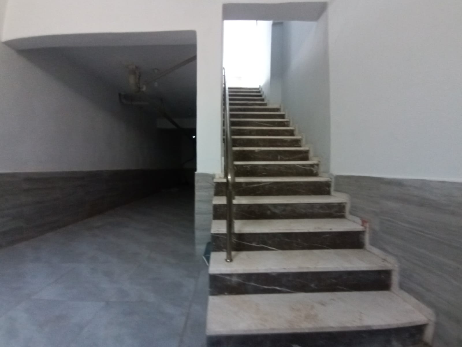 İnönü Caddesinde Kiralık 90 M2 Dükkan