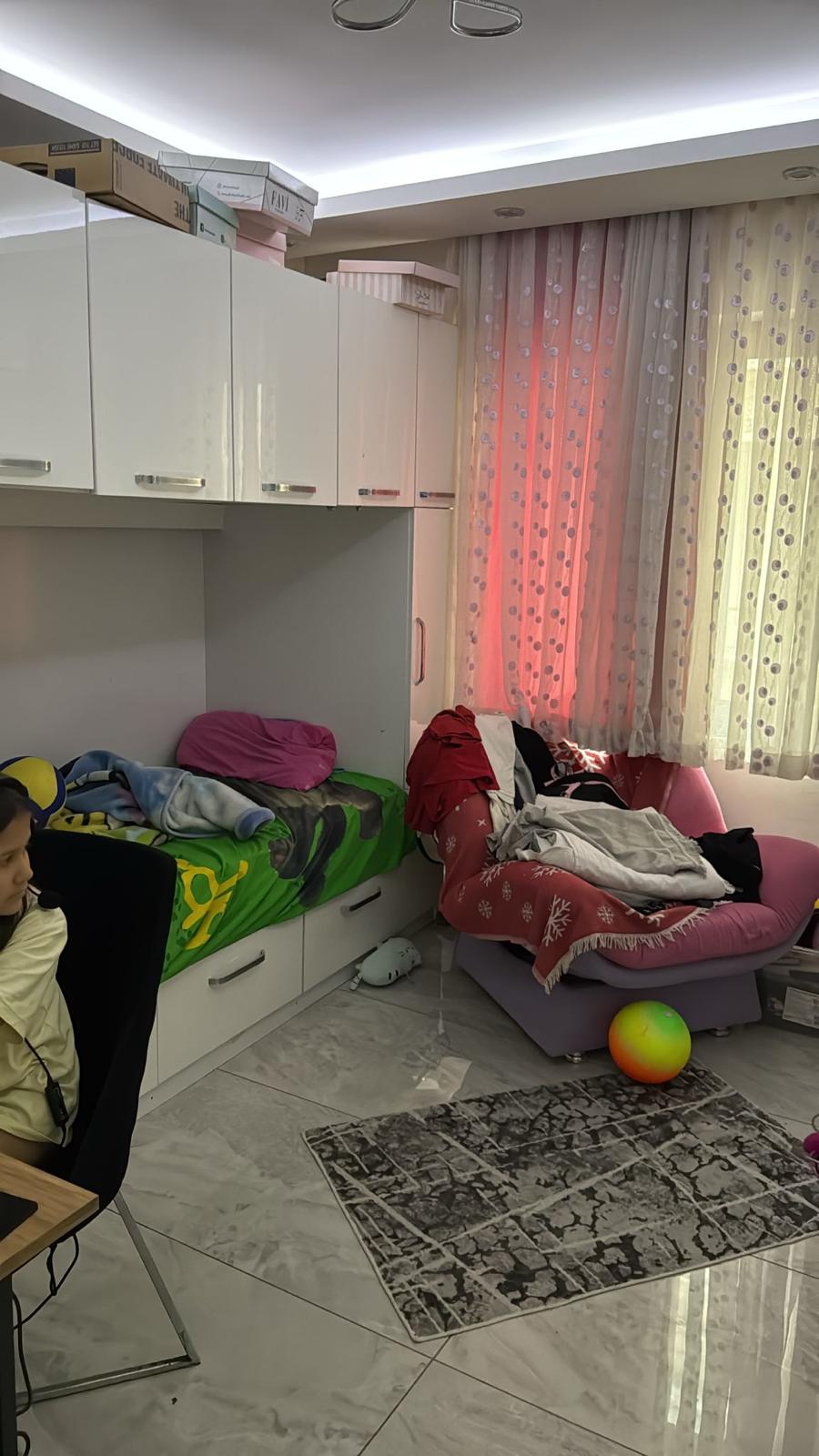 BALIKESİR EDREMİT AKÇAY MERKEZDE SATILIK GENİŞ 3+1 DAİRE