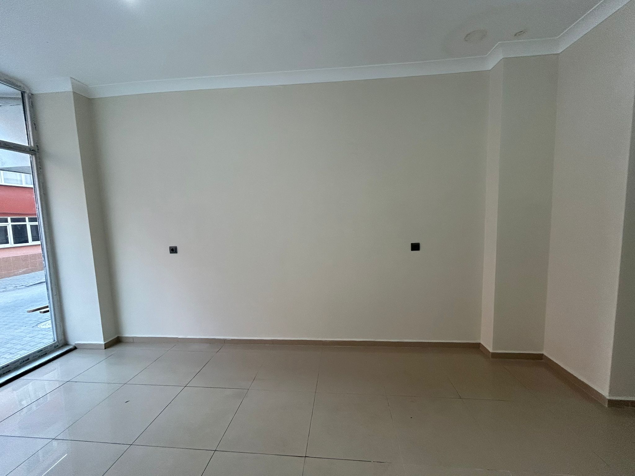 Cadde Üzerinde Satılık Dükkan