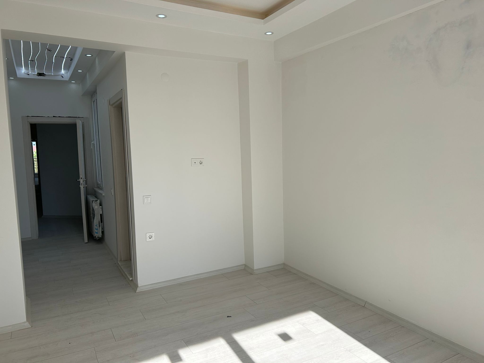 BURHANİYE YENİ MAHALLEDE SATILIK 2+1 GİRİŞ KAT DAİRE