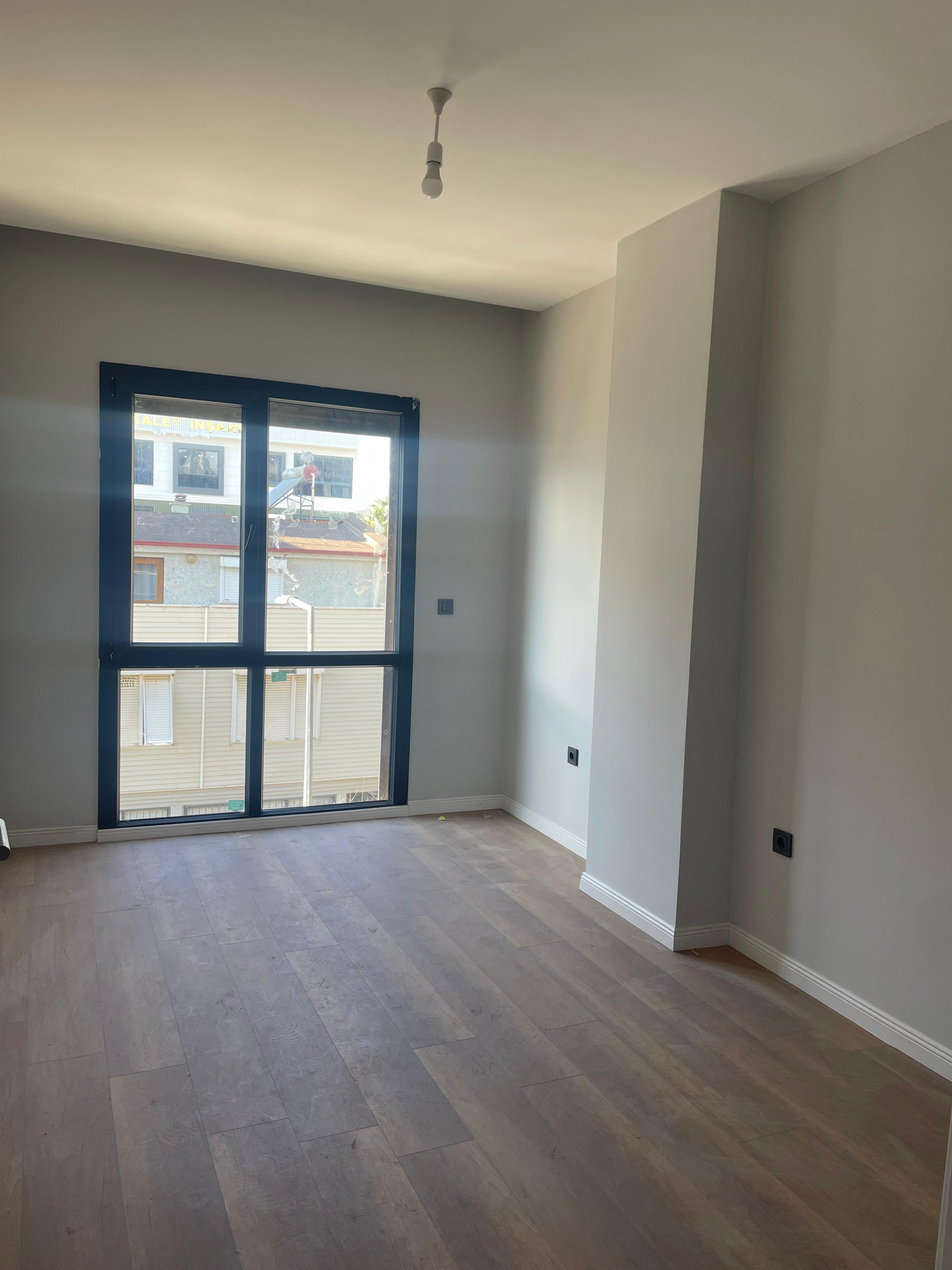 EDREMİT KADIKÖY'DE SATILIK 3+1 ARA KAT YERDEN ISITMALI  ASANSÖRLÜ DAİRE