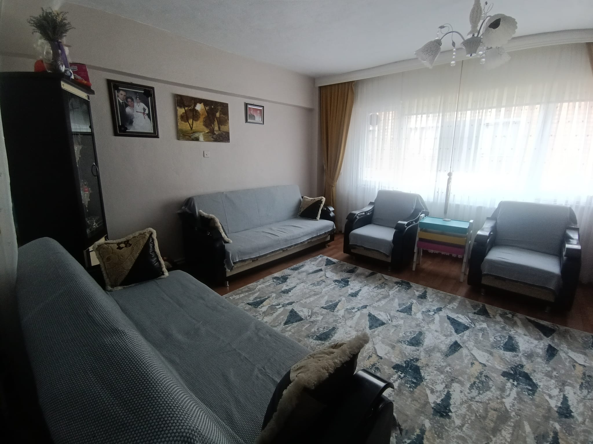 Cumhuriyet Mahallesinde Satılık 2+1 Daire