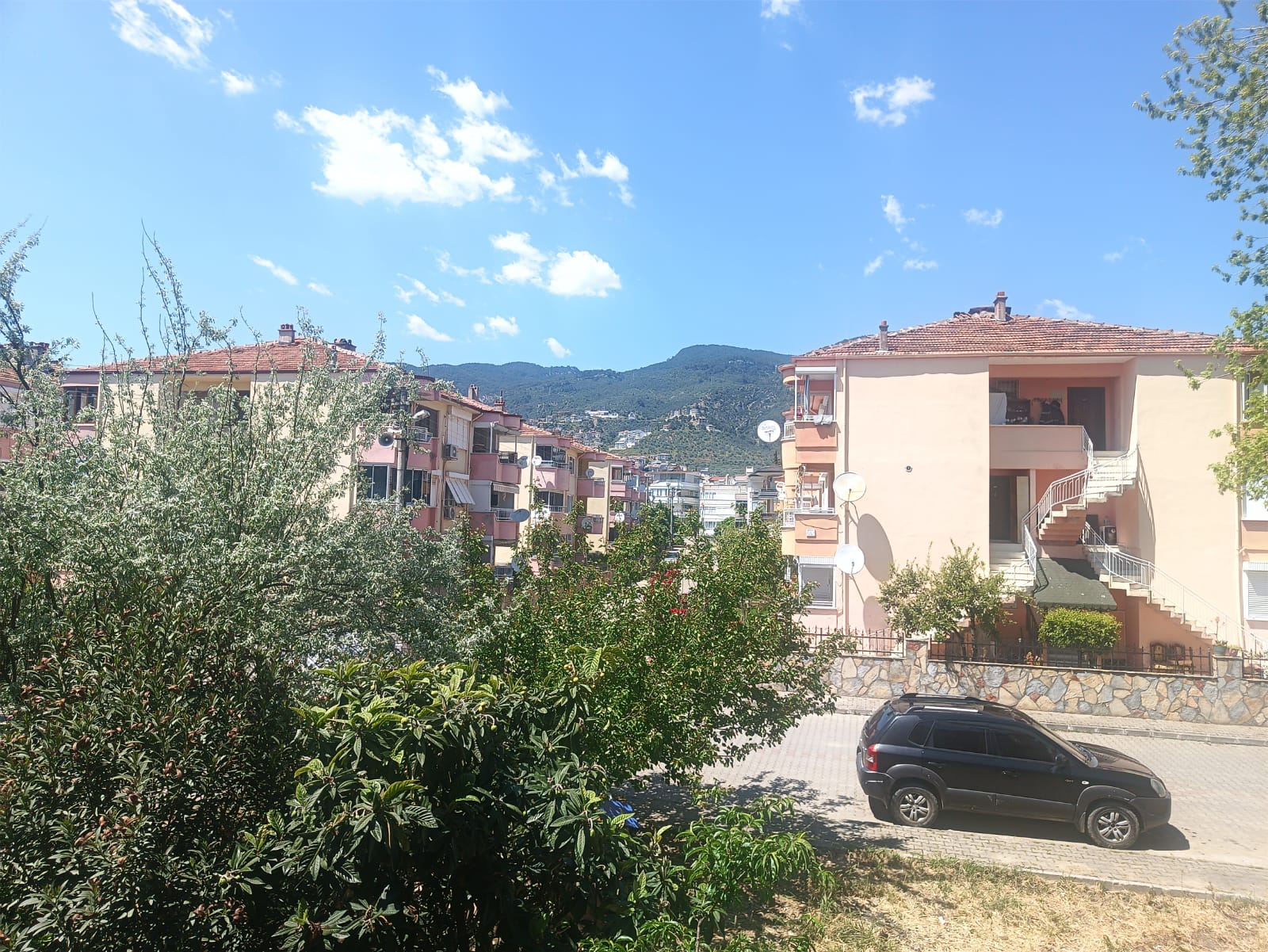 ALTINOLUKTA SEZONLUK KİRALIK 2+1 DAİRE