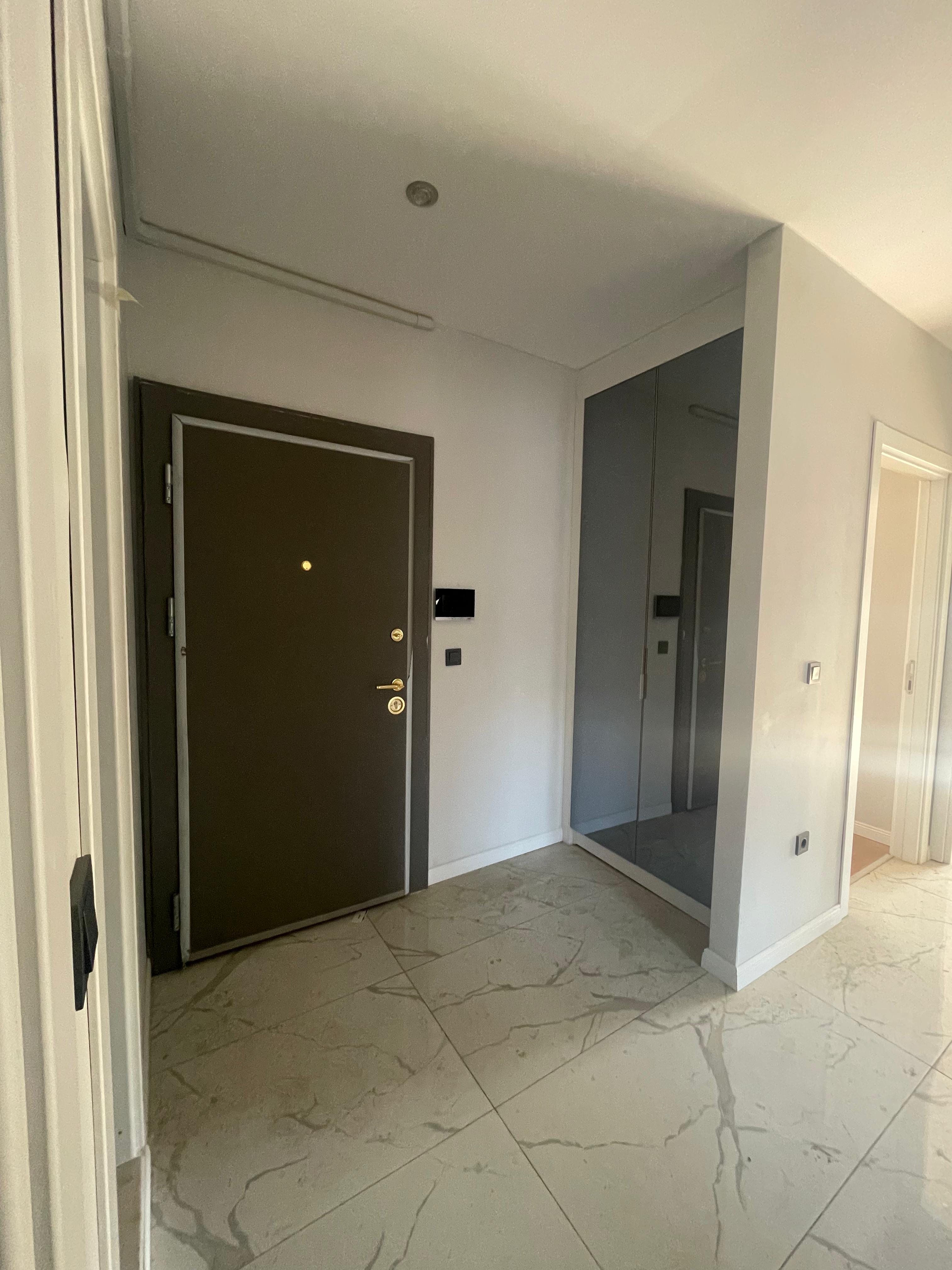 EDREMİT KADIKÖY'DE SATILIK 3+1 ARA KAT YERDEN ISITMALI  ASANSÖRLÜ DAİRE