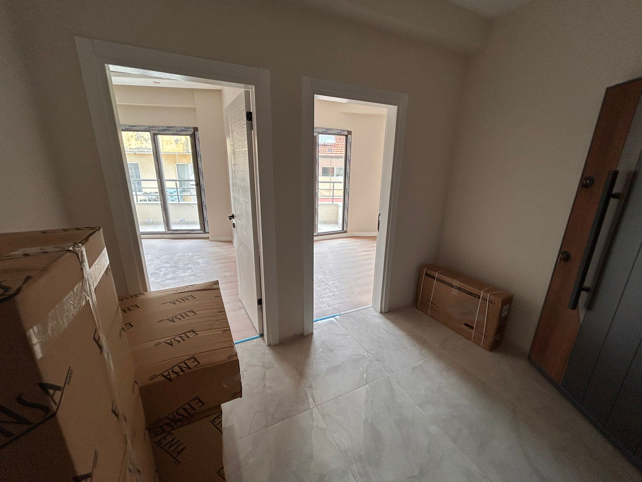 BALIKESİR EDREMİT CUMHURİYET MAHALLESİ'NDE SATILIK SIFIR 1+1 DAİRE