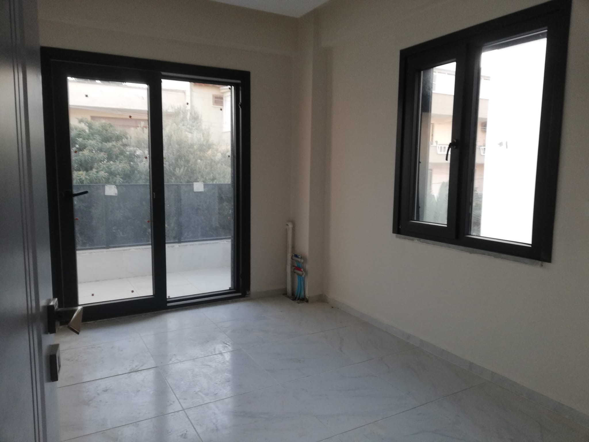 AVCILAR'DA DENİZE 150 M. SIFIR 4+1 VİLLA