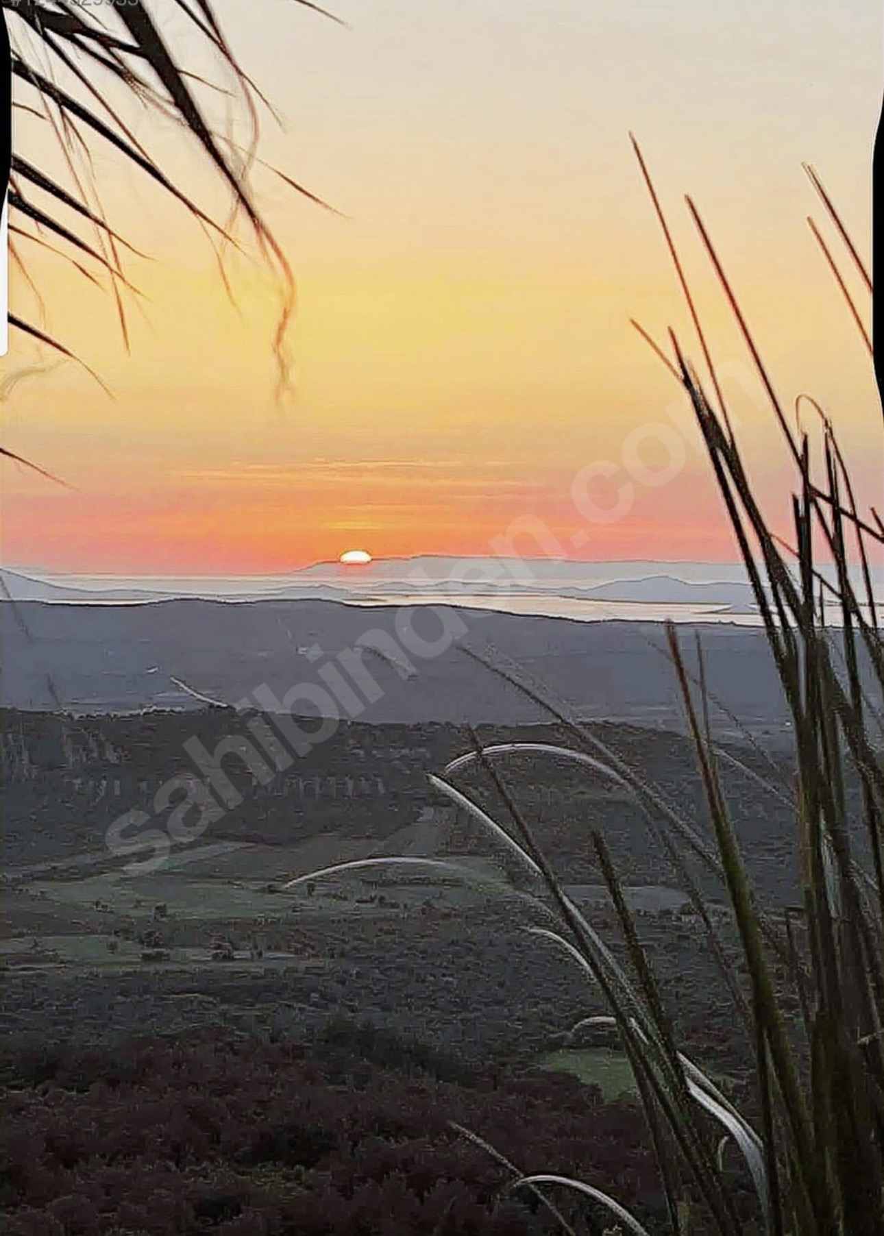 Lokasyonun ve manzaranın kalbi ayvalıktan panoramik satılık ARSA