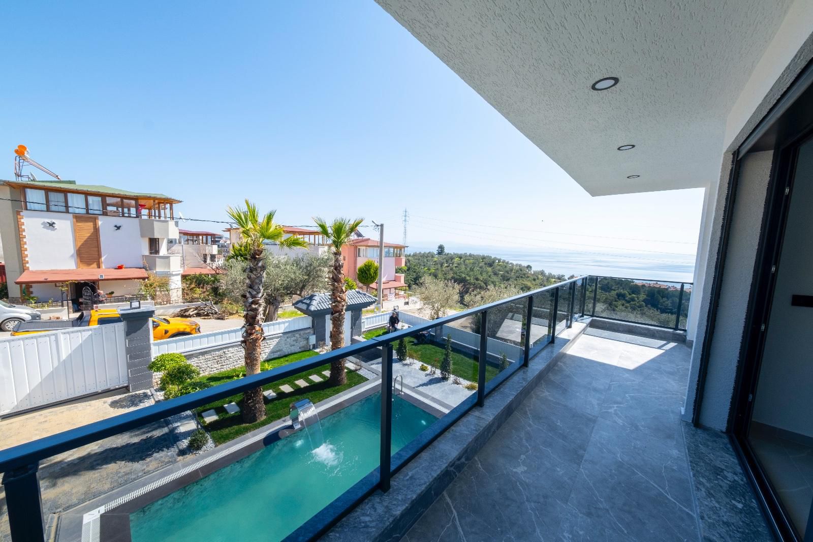 ALTINOLUK’TA 400 m² ARSA İÇERİSİNDE DENİZ VE DOĞA MANZARALI MÜSTAKİL LÜKS VİLLA