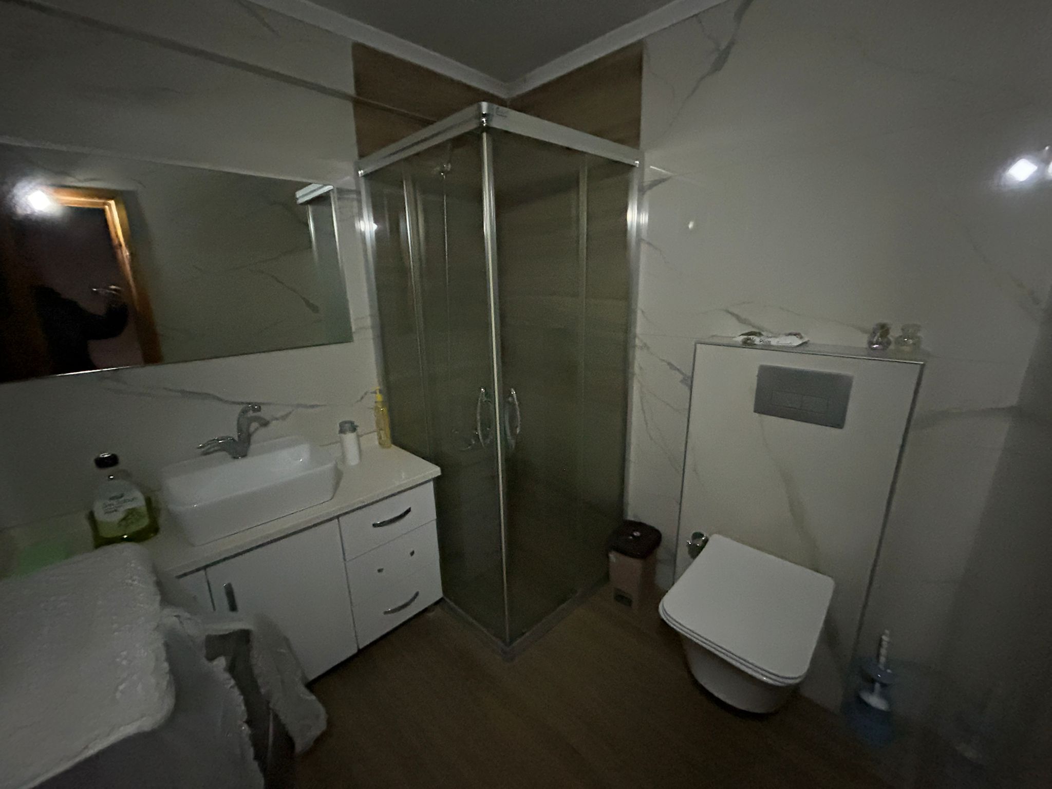 Eşyaları Hazır, Konforu Tam: Cumhuriyet Mahallesi’nde 2+1 Ara Kat